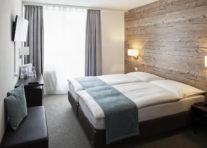 מלון Strela By Mountain 3*